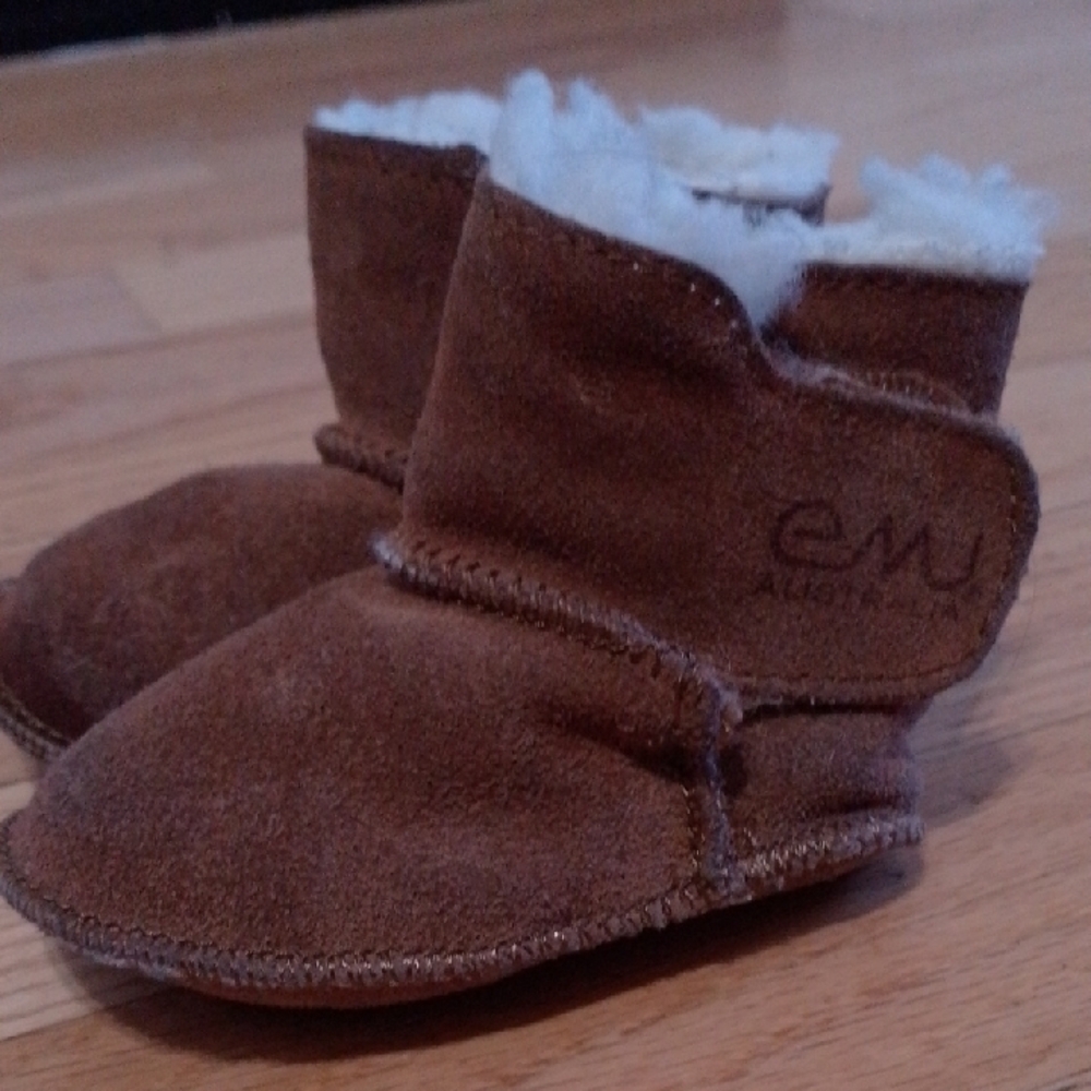 EMU Australia Brown Baby Booties Moccasins Slippers Ugg Style Wool Suede
